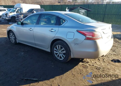 2015 Nissan Altima 2.5 S z USA, uszkodzony, nr VIN 1N4AL3AP6FN371139